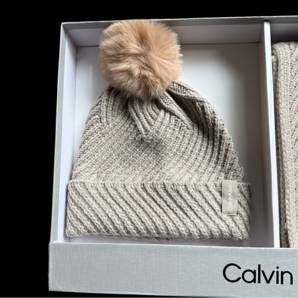 Calvin Klein Women’s Tan Hat and Scarf Set - NWT - Picture 2 of 4